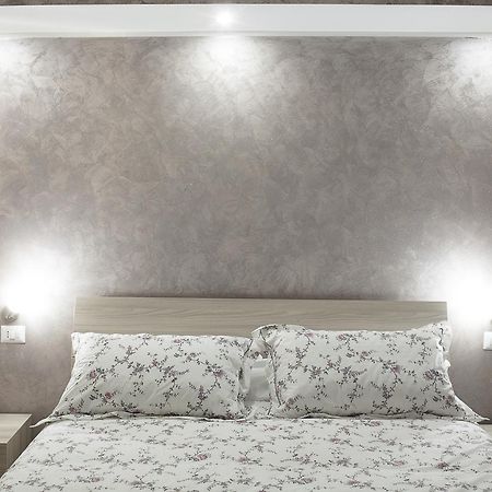 Lareginadisaba Bed & Breakfast เปียซซา อาร์เมรีนา ภายนอก รูปภาพ