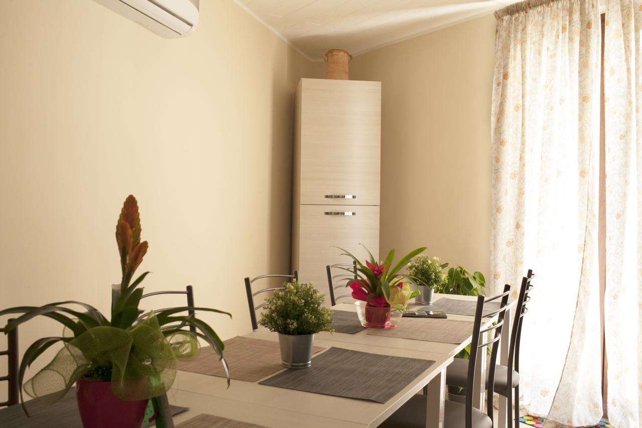 Lareginadisaba Bed & Breakfast เปียซซา อาร์เมรีนา ภายนอก รูปภาพ