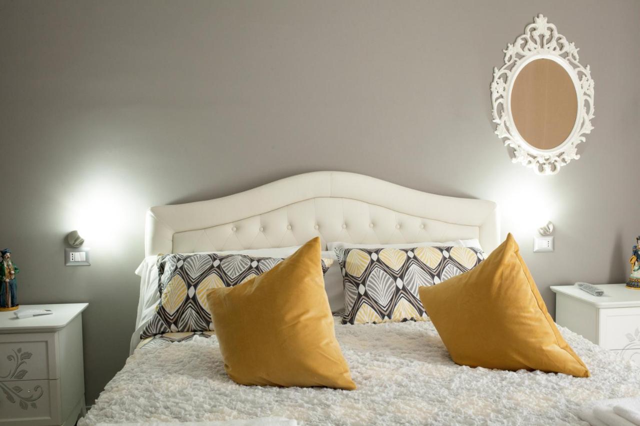 Lareginadisaba Bed & Breakfast เปียซซา อาร์เมรีนา ภายนอก รูปภาพ