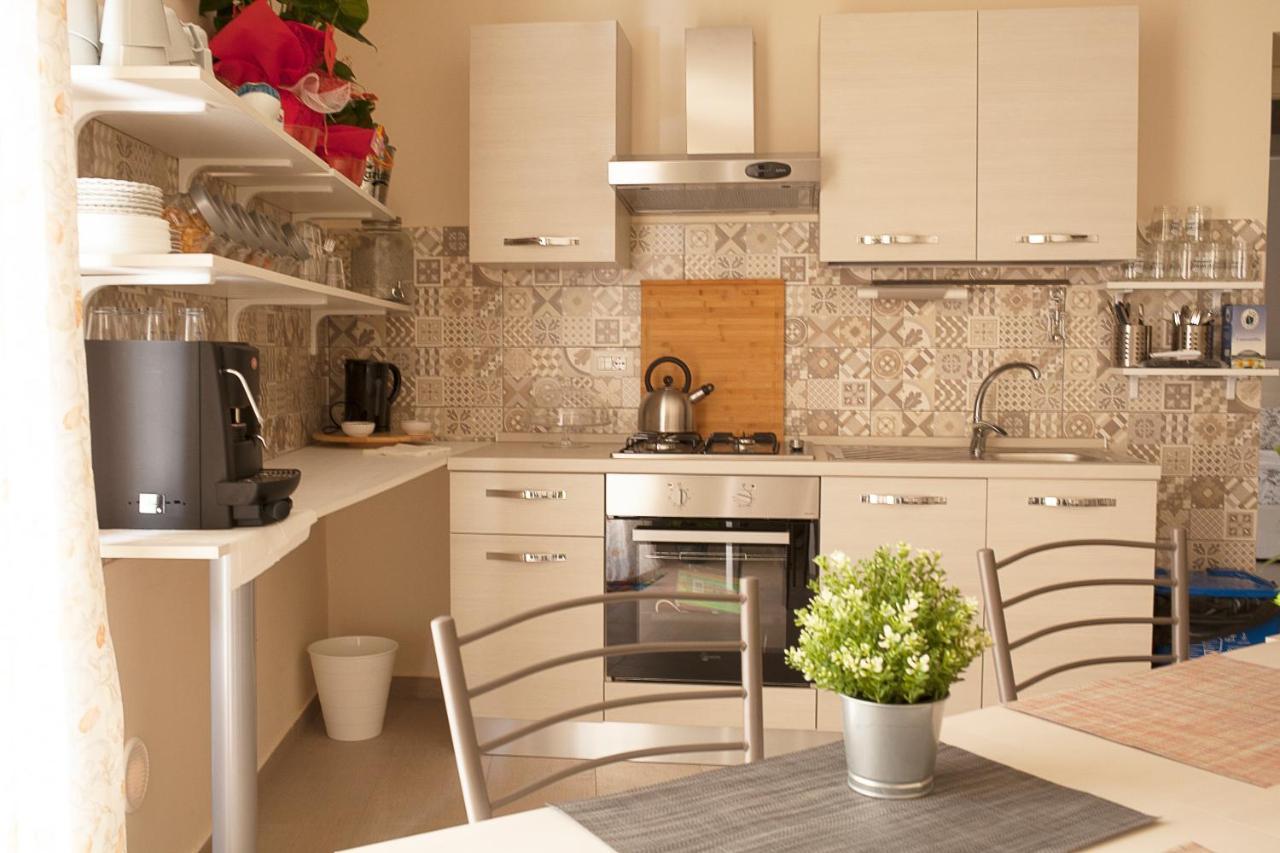 Lareginadisaba Bed & Breakfast เปียซซา อาร์เมรีนา ภายนอก รูปภาพ